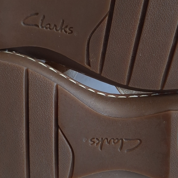 Clarks Cream Leather Metallic Coquette Sandal with Floral Embellishment Size 7.5 - Picture 10 of 12